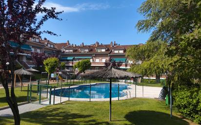 Garden of Duplex for sale in Sevilla la Nueva  with Air Conditioner, Heating and Oven