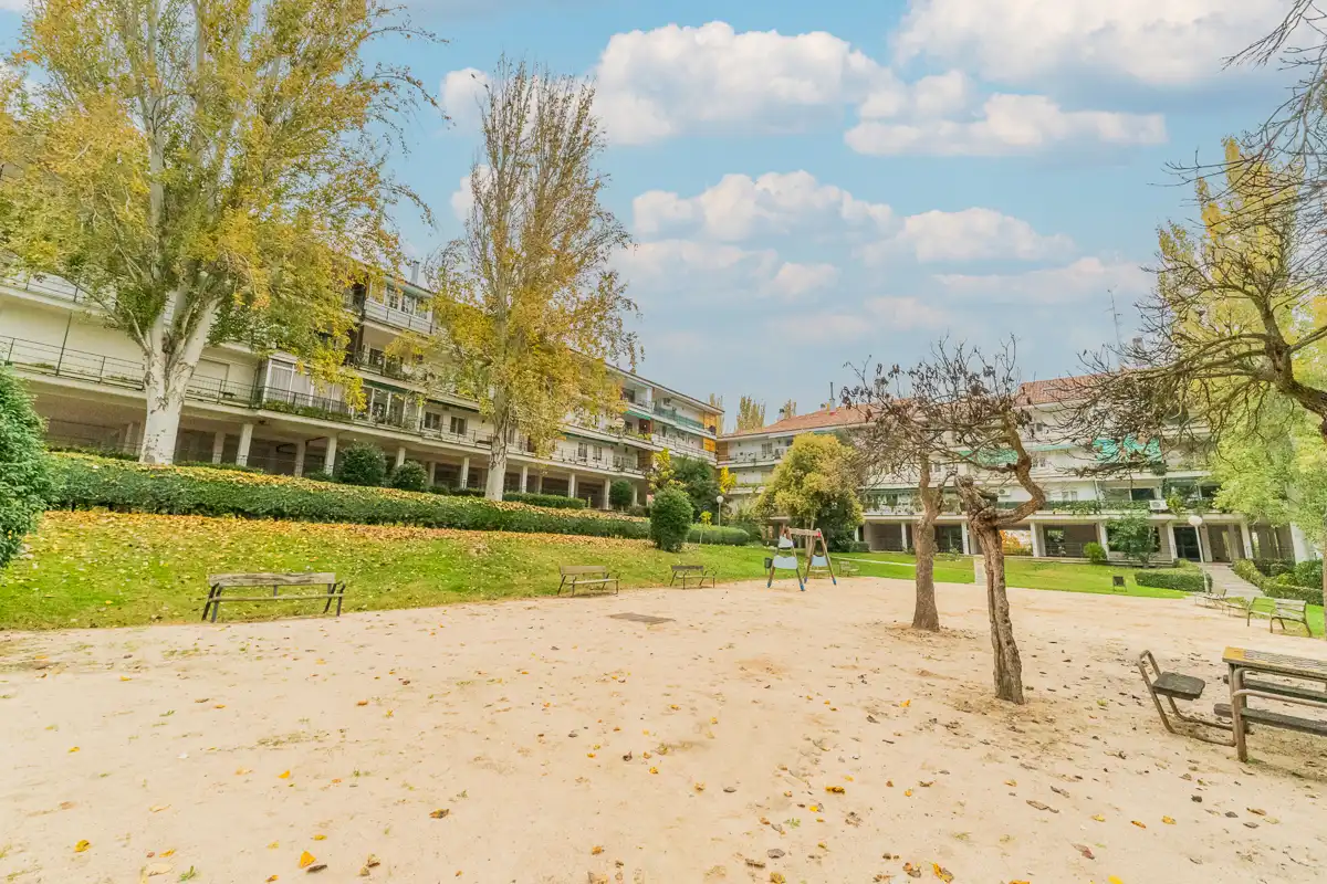 Vista exterior de Dúplex en venta en Móstoles con Aire acondicionado, Calefacción y Parquet