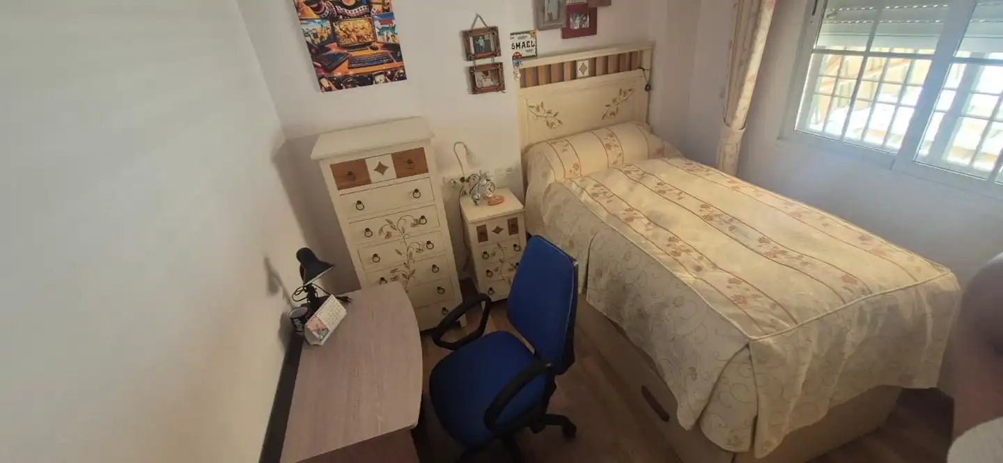 Habitación de Piso para compartir en Montequinto con Aire acondicionado, Terraza y Piscina