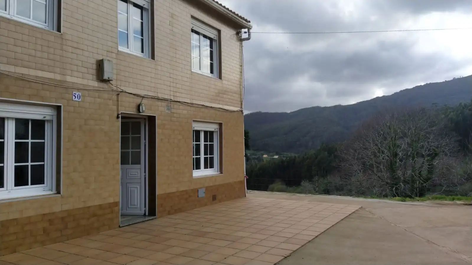 Vista exterior de Casa o xalet en venda en Cariño amb Jardí privat, Parquet i Terrassa