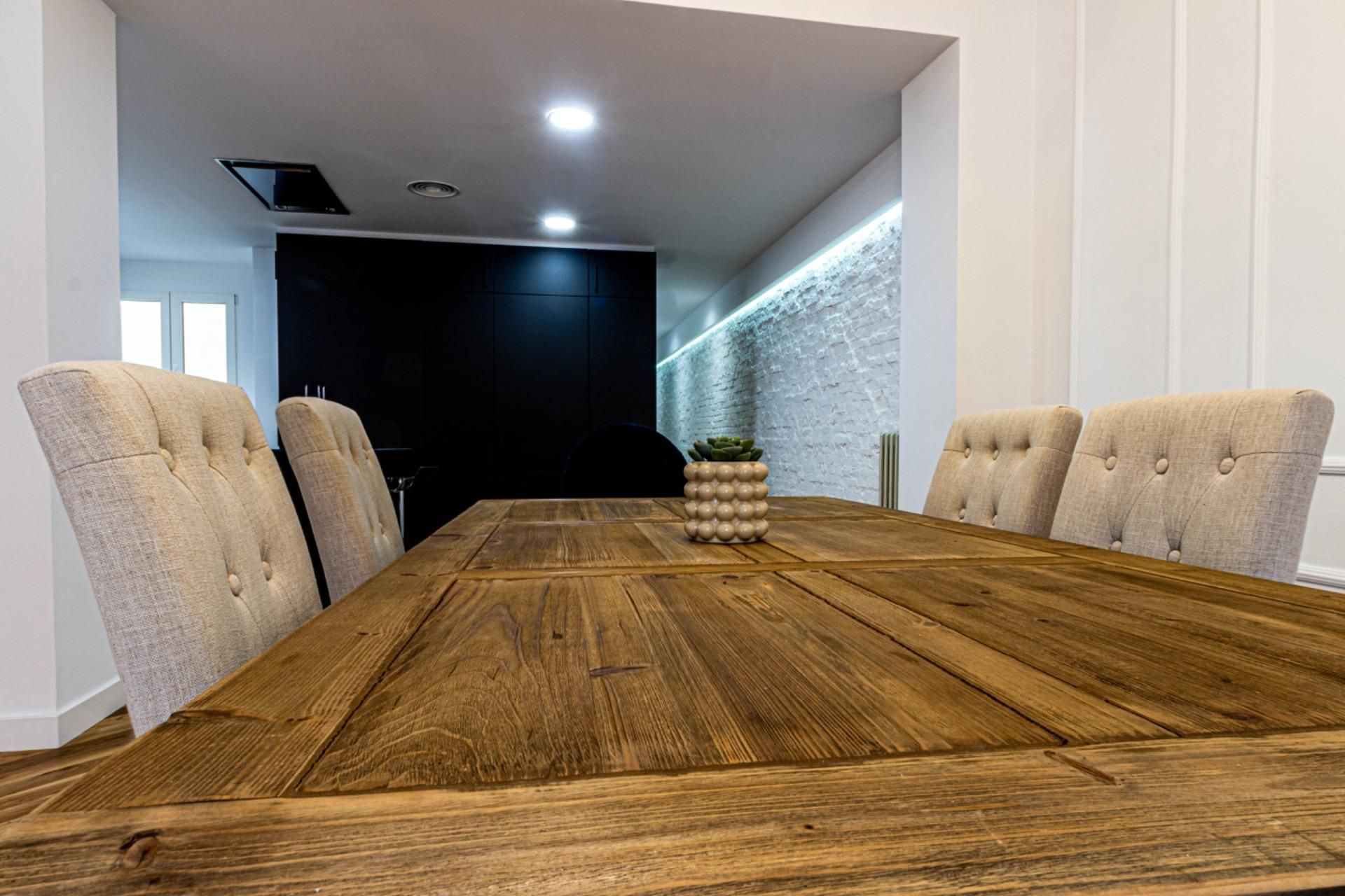 Menjador de Pis de lloguer en  Madrid Capital amb Aire condicionat i Terrassa