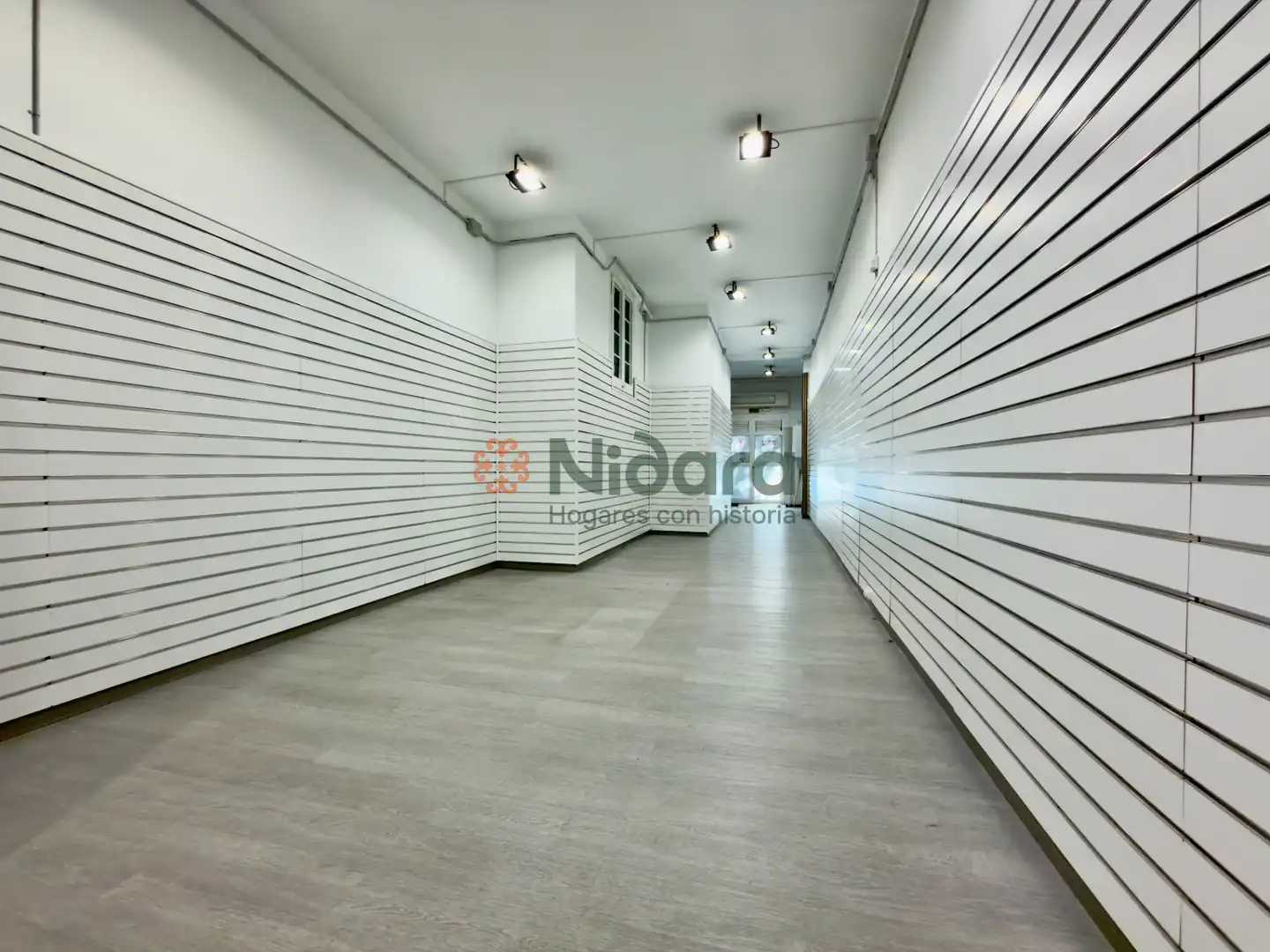 Local comercial de lloguer a Carrer de Floridablanca