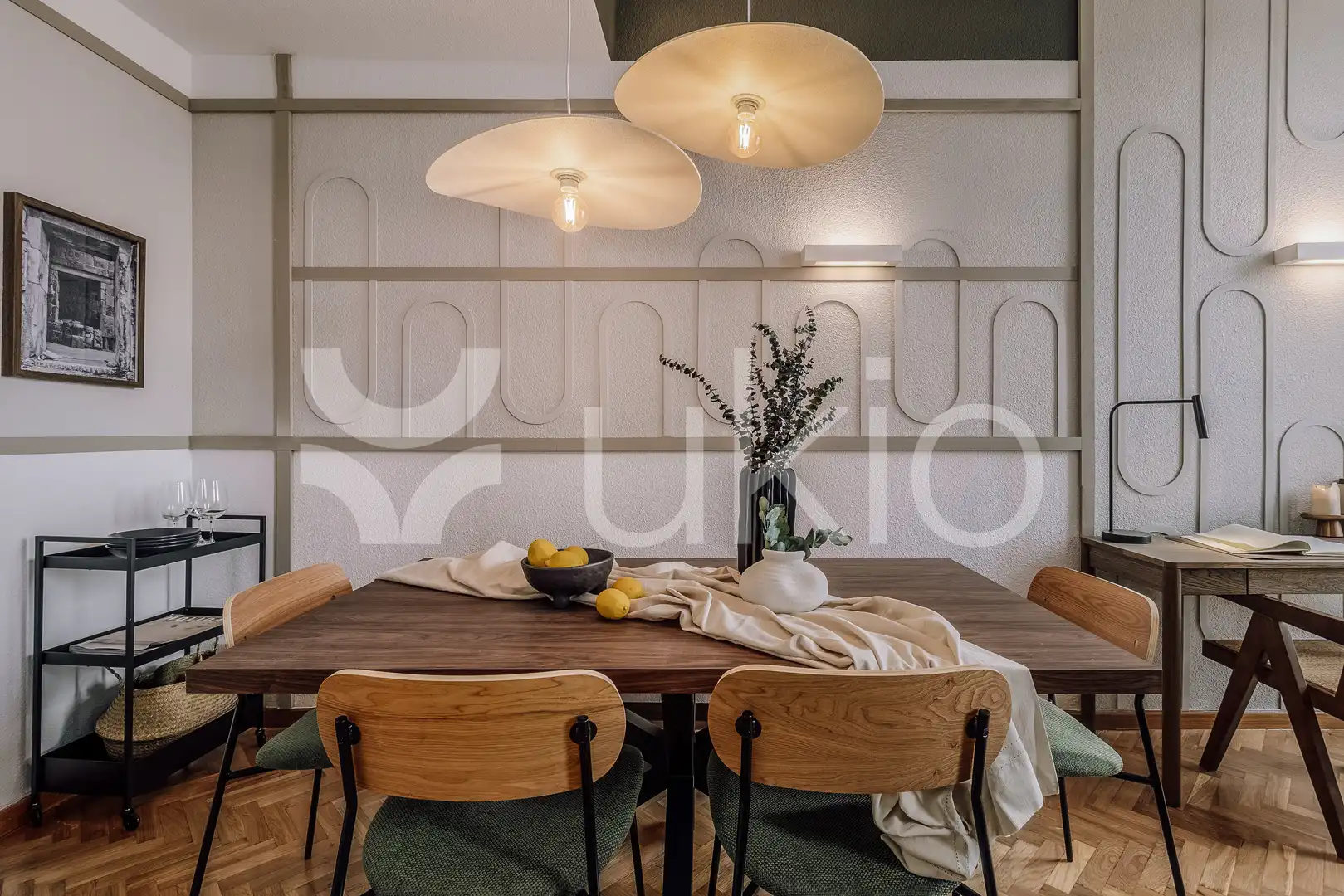 Menjador de Apartament de lloguer en Madrid amb Aire condicionat, Calefacció i Moblat