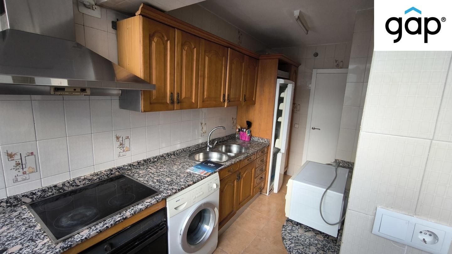 Cocina de Piso en venta en Cuenca Capital con Calefacción, Terraza y Trastero