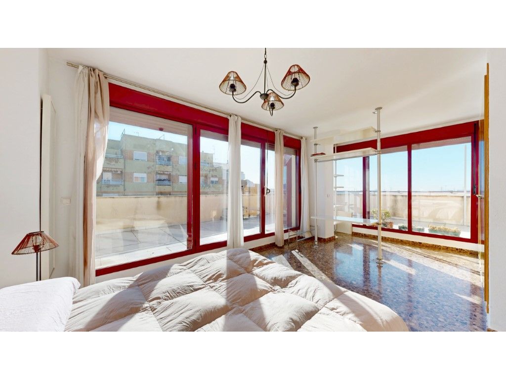 Habitación de Ático en venta en Sagunto / Sagunt con Aire acondicionado, Terraza y Horno