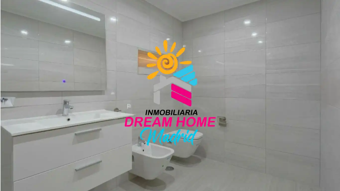 Baño de Piso en venta en Arona con Calefacción, Terraza y Lavadora