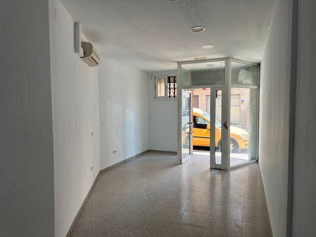 Local comercial en Alquiler en Els Pins