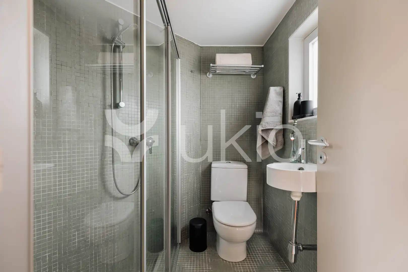 Baño de Apartamento de alquiler en Barcelona con Aire acondicionado, Calefacción y Terraza