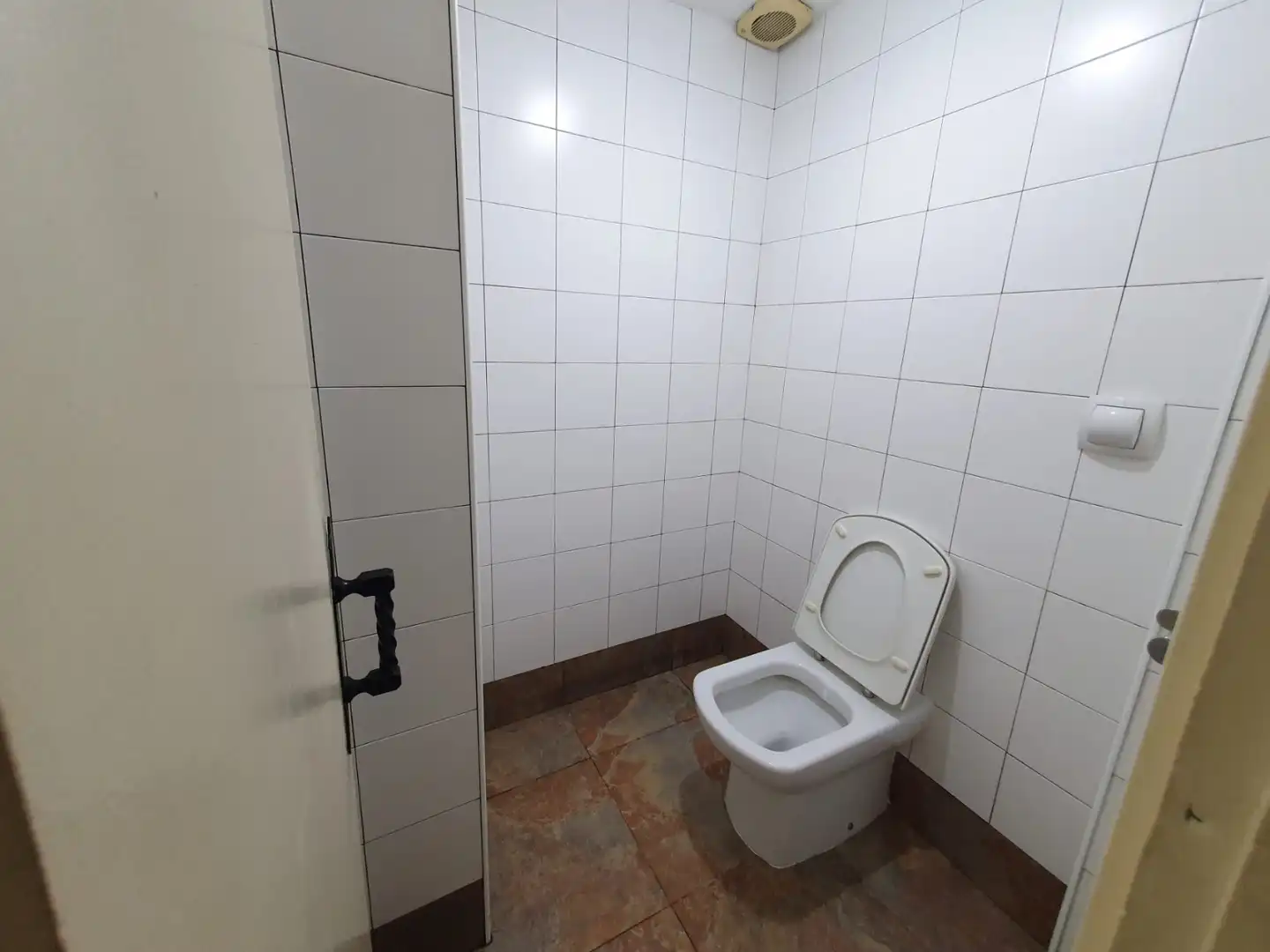 Business premises for sale in Carrer de Galileu 194, imagen 9
