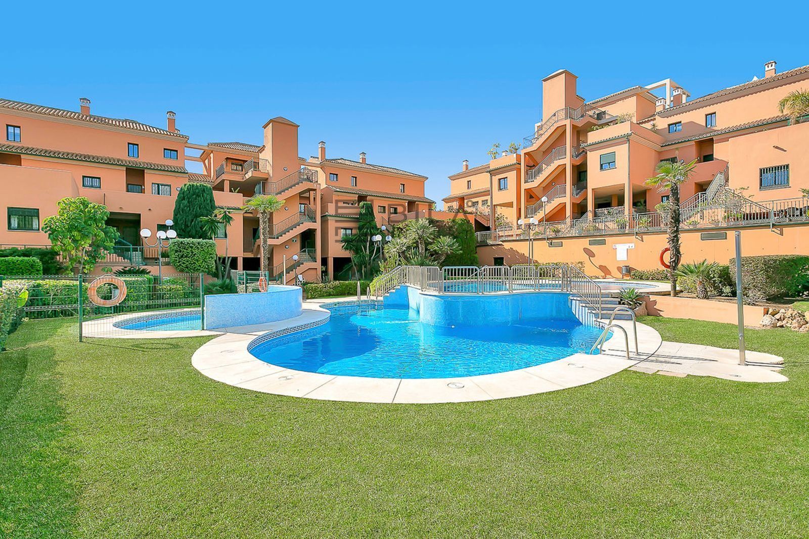 Jardí de Pis en venda en Marbella amb Aire condicionat, Terrassa i Traster
