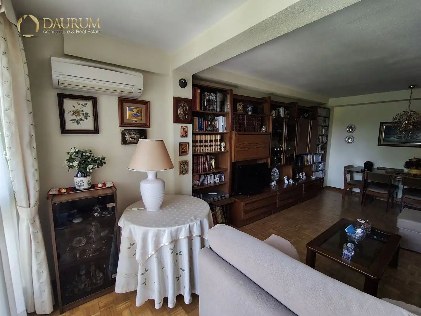 Sala d'estar de Pis en venda en Madrid amb Aire condicionat i Calefacció