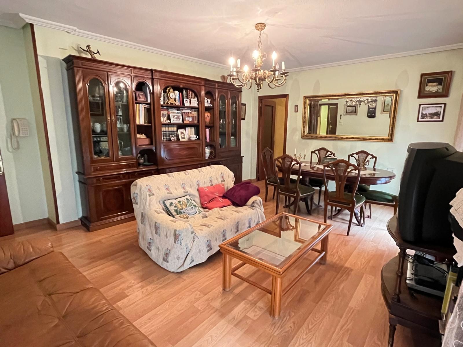 Living room of Flat for sale in Cuéllar  with Heating, Parquet flooring and Terrace