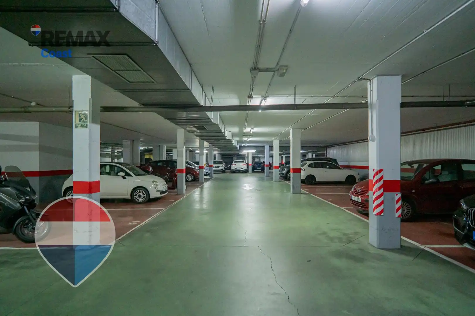 Parking de Piso en venta en Málaga con Aire acondicionado, Calefacción y Jardín privado