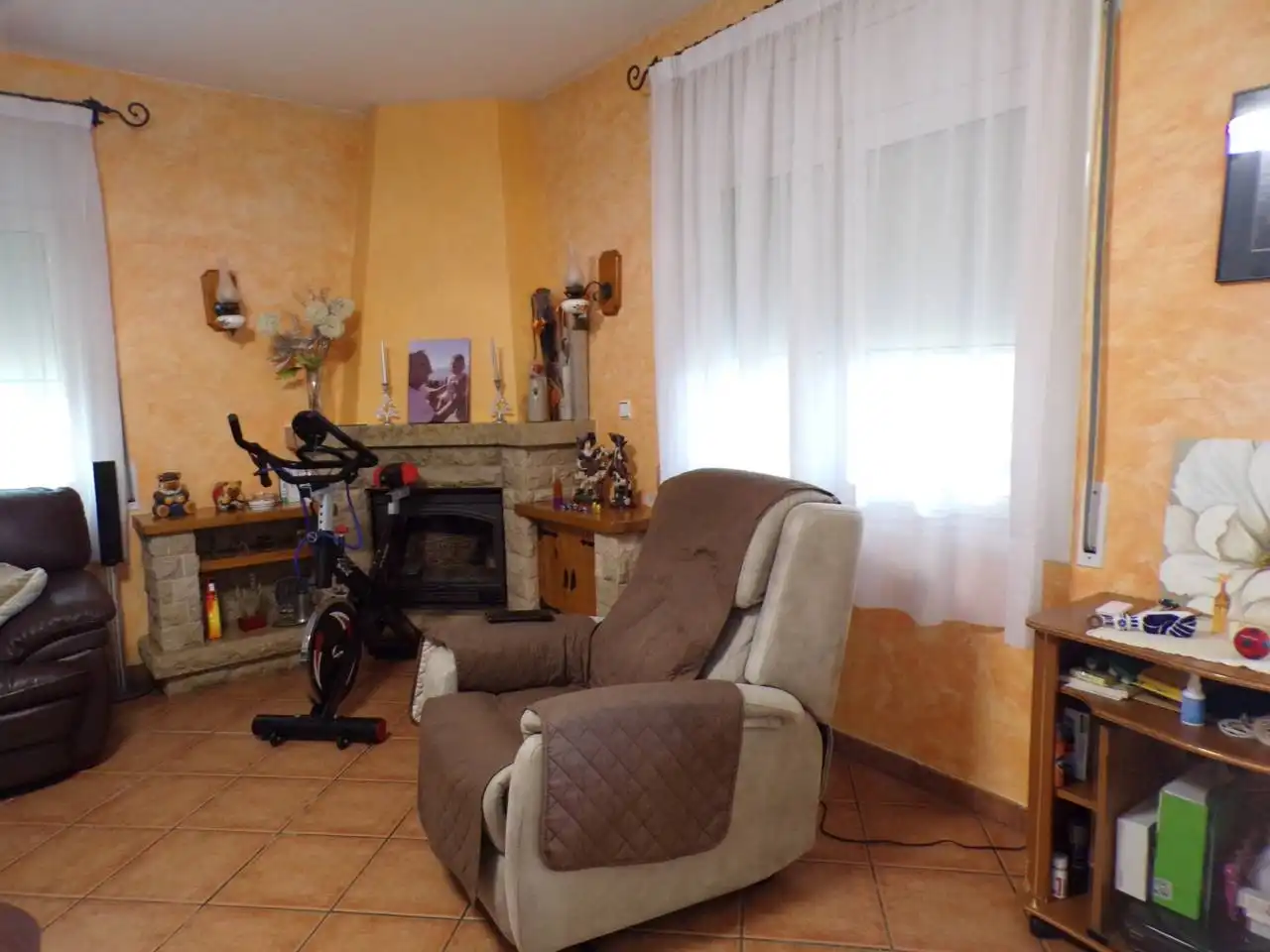 Sala d'estar de Casa o xalet en venda en Tordera amb Aire condicionat, Calefacció i Jardí privat