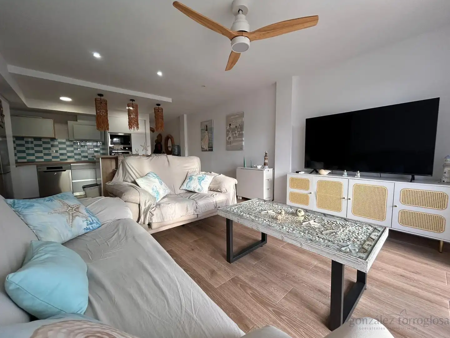 Living room of Flat for sale in Águilas  with Air Conditioner, Furnished and Balcony