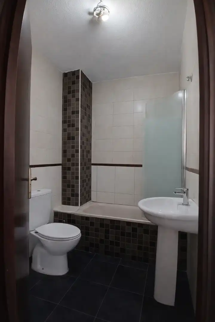Baño de Piso en venta en Torrevieja con Amueblado y Piscina comunitaria