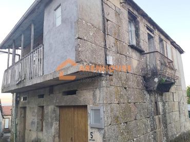 Casa con balcón en venta en Maside