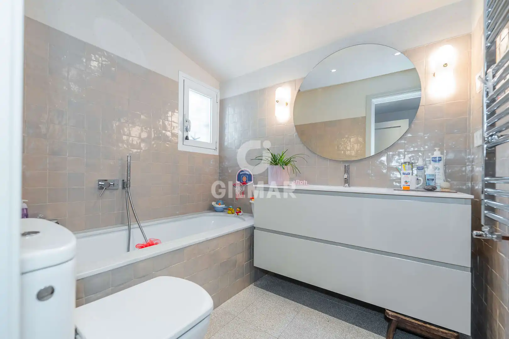 Bathroom of Houses for sale in Pozuelo de Alarcón  with Heating, Private garden and Swimming Pool