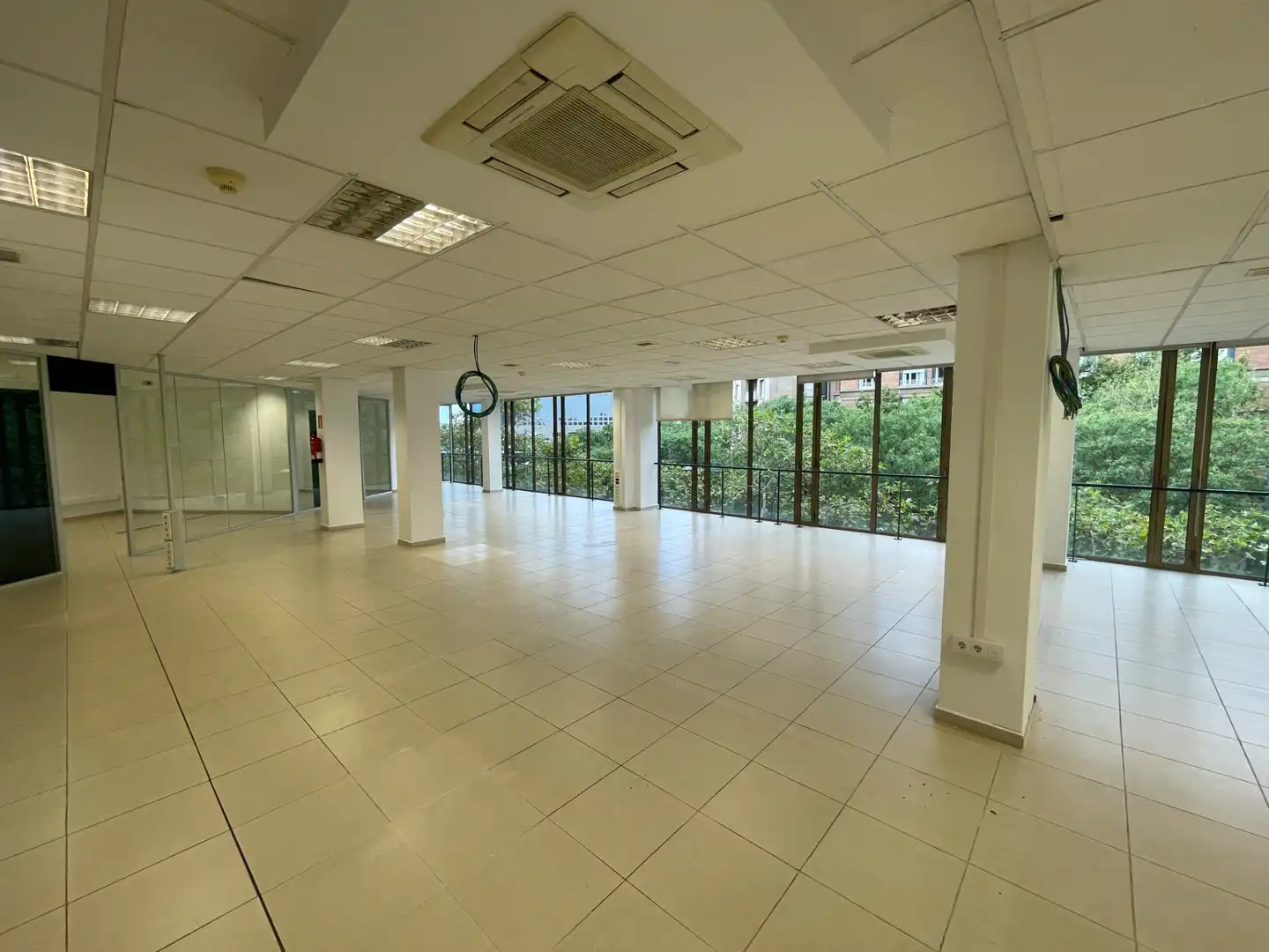 Office for rent in Barcelona  with Air Conditioner