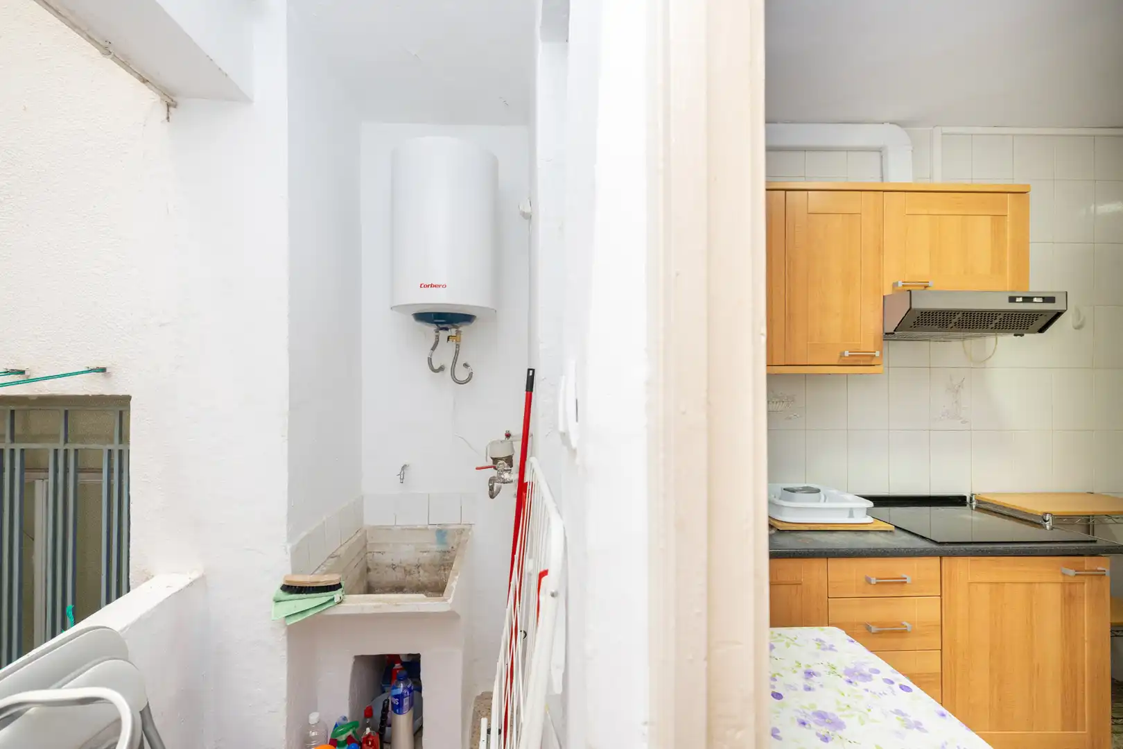 Kitchen of Flat for rent in Granada  with Heating, Furnished and Washing machine