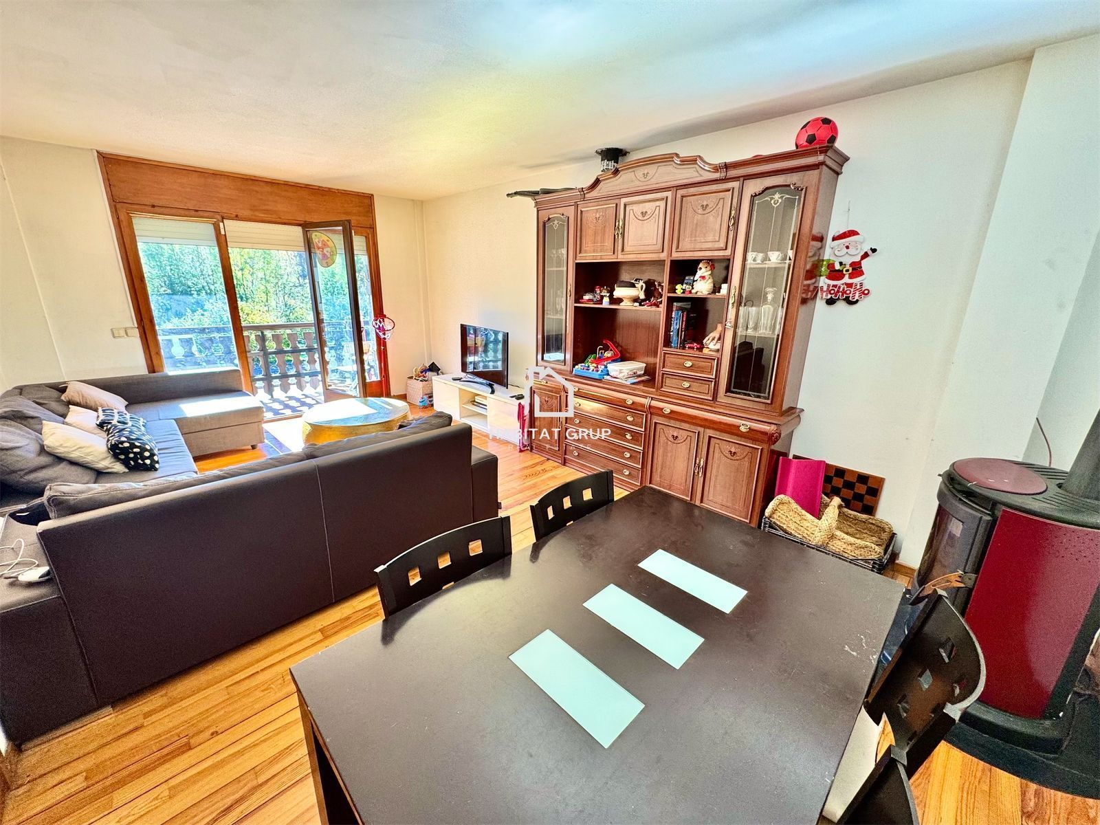 Sala d'estar de Pis en venda en Montellà i Martinet amb Calefacció, Terrassa i Moblat