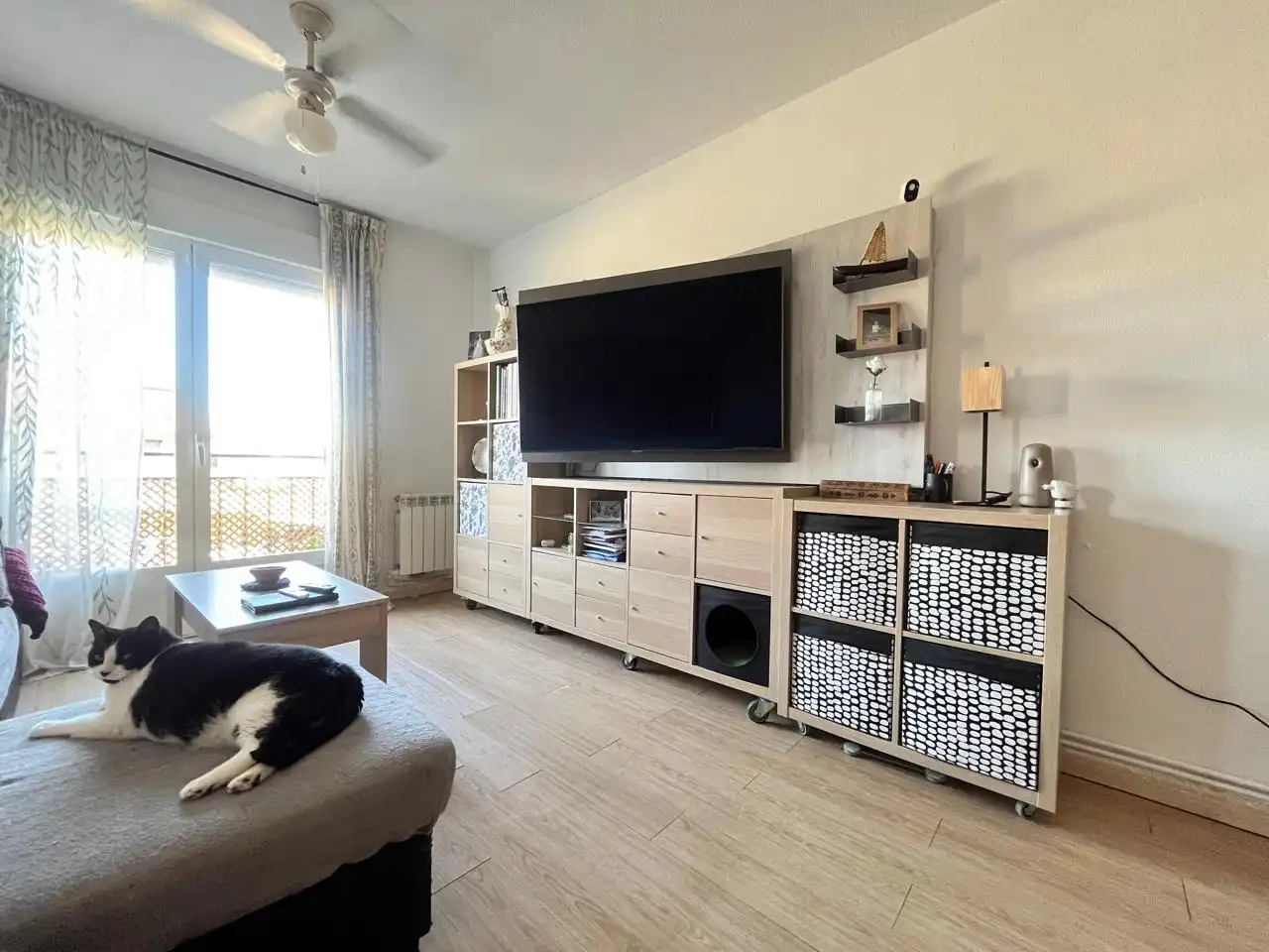 Sala de estar de Piso en venta en El Casar con Calefacción, Terraza y Balcón
