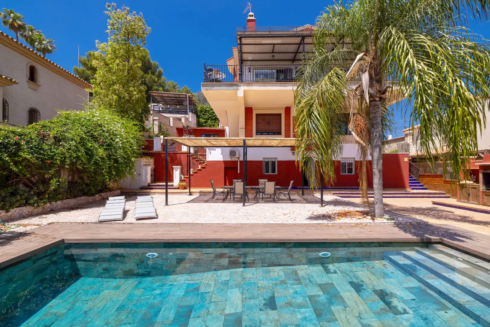 Schwimmbecken von Haus oder Chalet zum Verkauf in Málaga mit Klimaanlage, Heizung und Privatgarten
