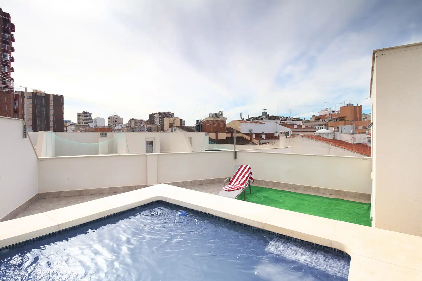 Piscina de Ático en venta en  Albacete Capital con Calefacción, Terraza y Piscina