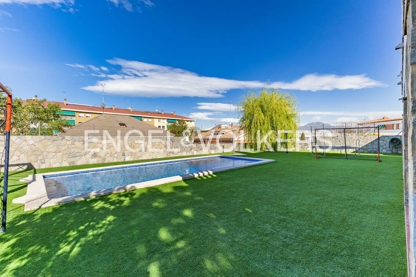 Piscina de Casa o xalet en venda en Terrassa amb Aire condicionat, Calefacció i Jardí privat