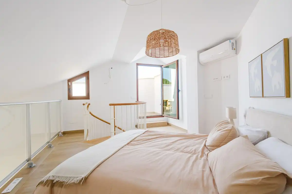 Schlafzimmer von Maisonette zum Verkauf in Málaga mit Klimaanlage, Heizung und Terrasse