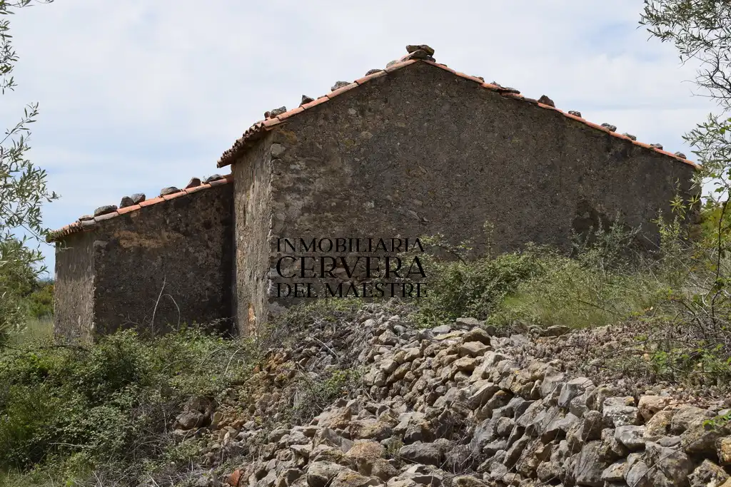 Außenansicht von Country house zum Verkauf in Sierra Engarcerán mit Privatgarten