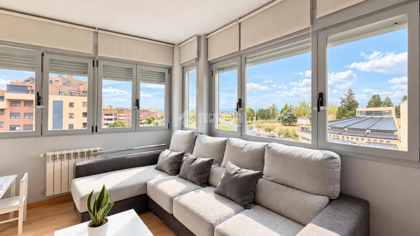 Living room of Flat for sale in Fuencarral - El Pardo
