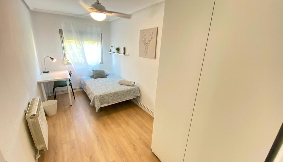 Photo 1 of Flat to share in Calle Benalmádena, 1, Palomeras Sureste, Madrid