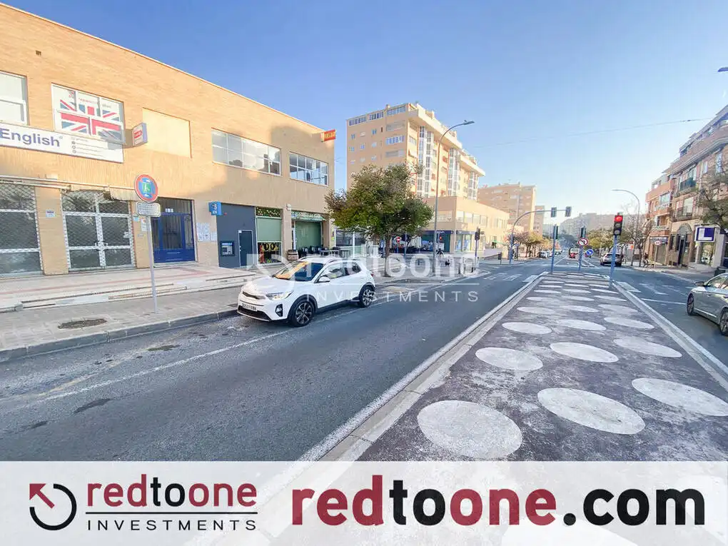 Außenansicht von Geschaftsraum zur ubertragung in Alicante / Alacant mit Klimaanlage