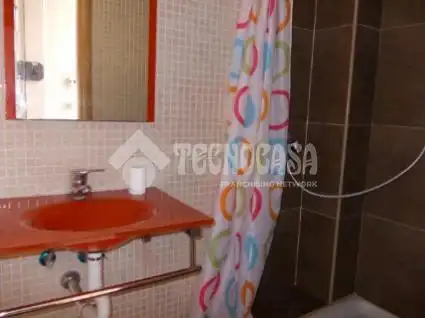 Bany de Pis en venda en Barcelona amb Terrassa i Balcó