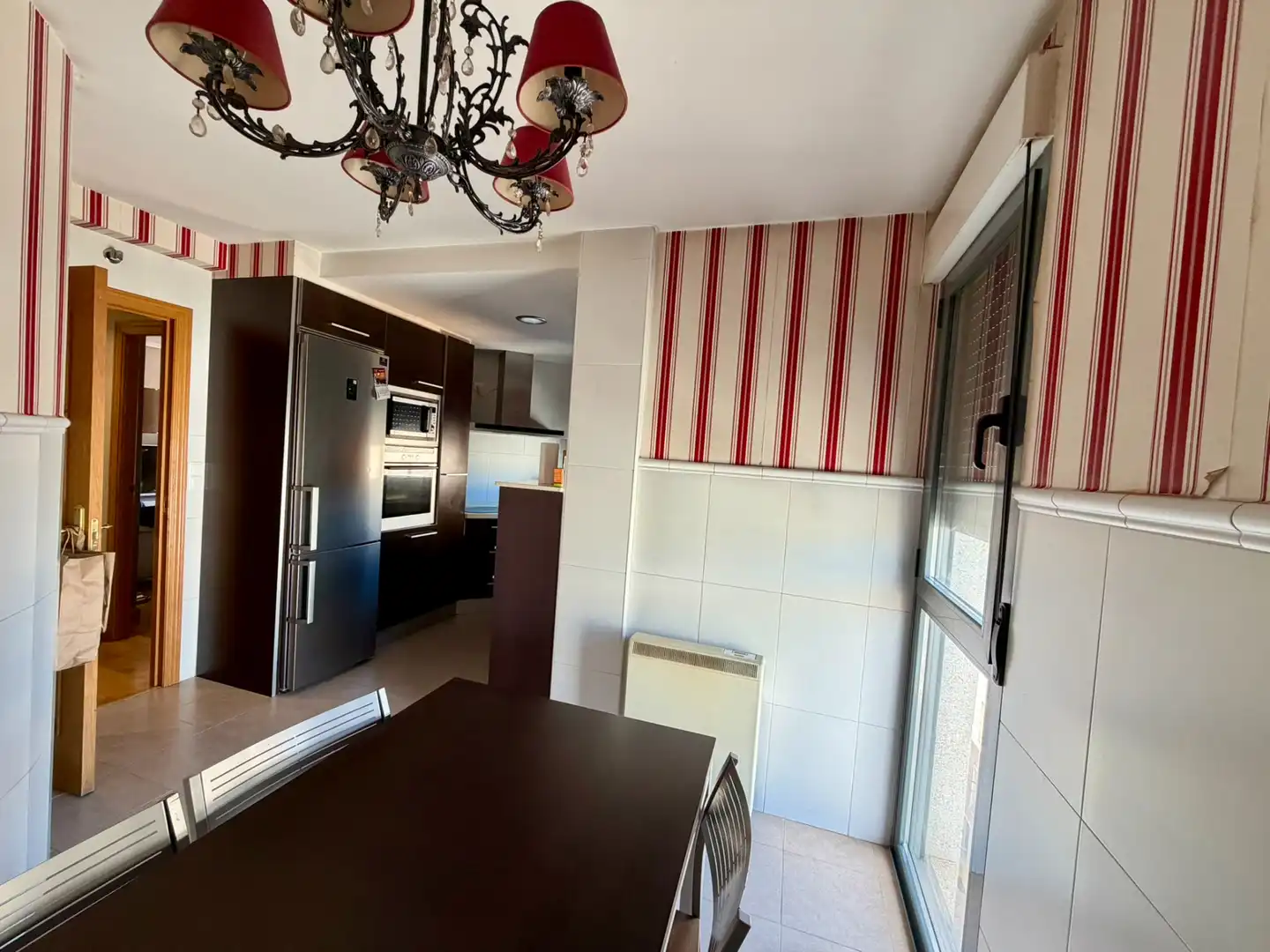 Cocina de Piso en venta en Ponferrada con Calefacción, Trastero y Amueblado