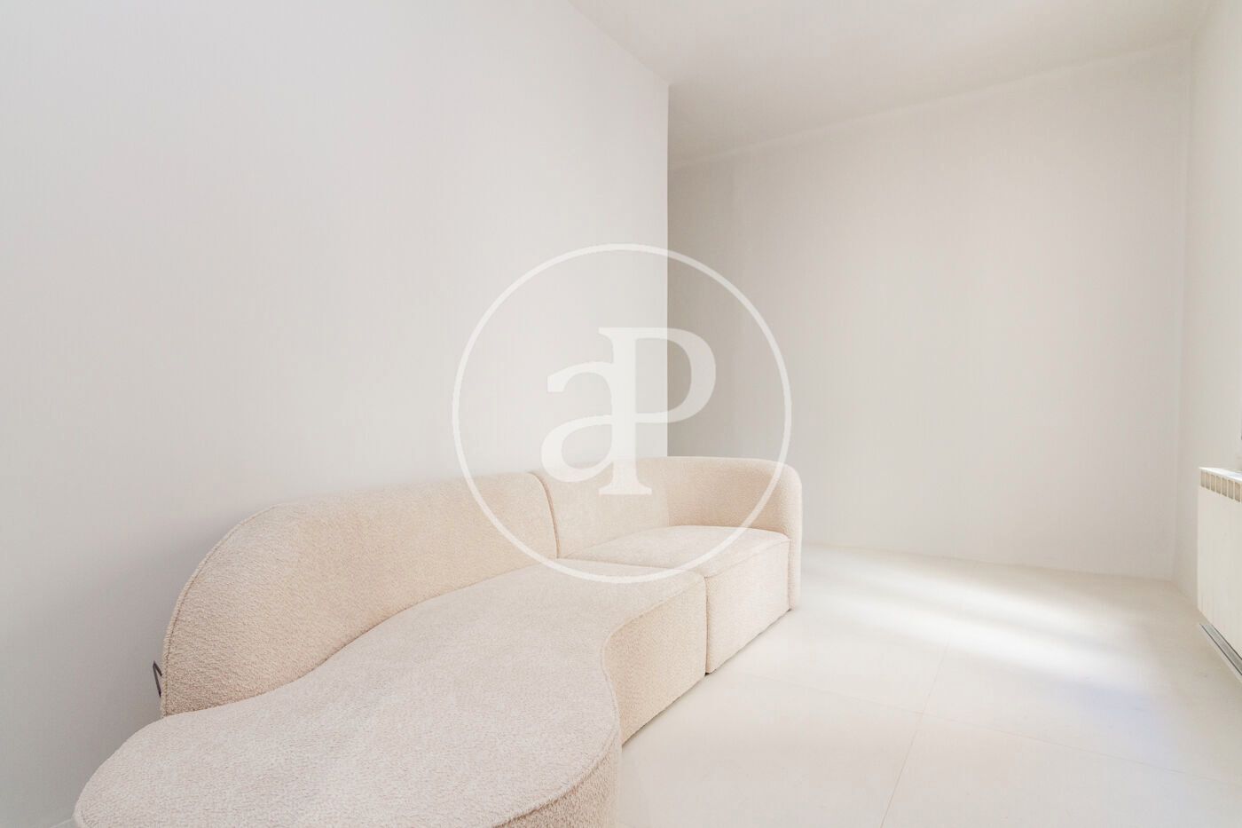 Sala d'estar de Pis de lloguer en  Madrid Capital amb Aire condicionat, Calefacció i Moblat