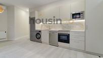 Kitchen of Flat to rent in  Madrid Capital  with Air Conditioner, Heating and Oven
