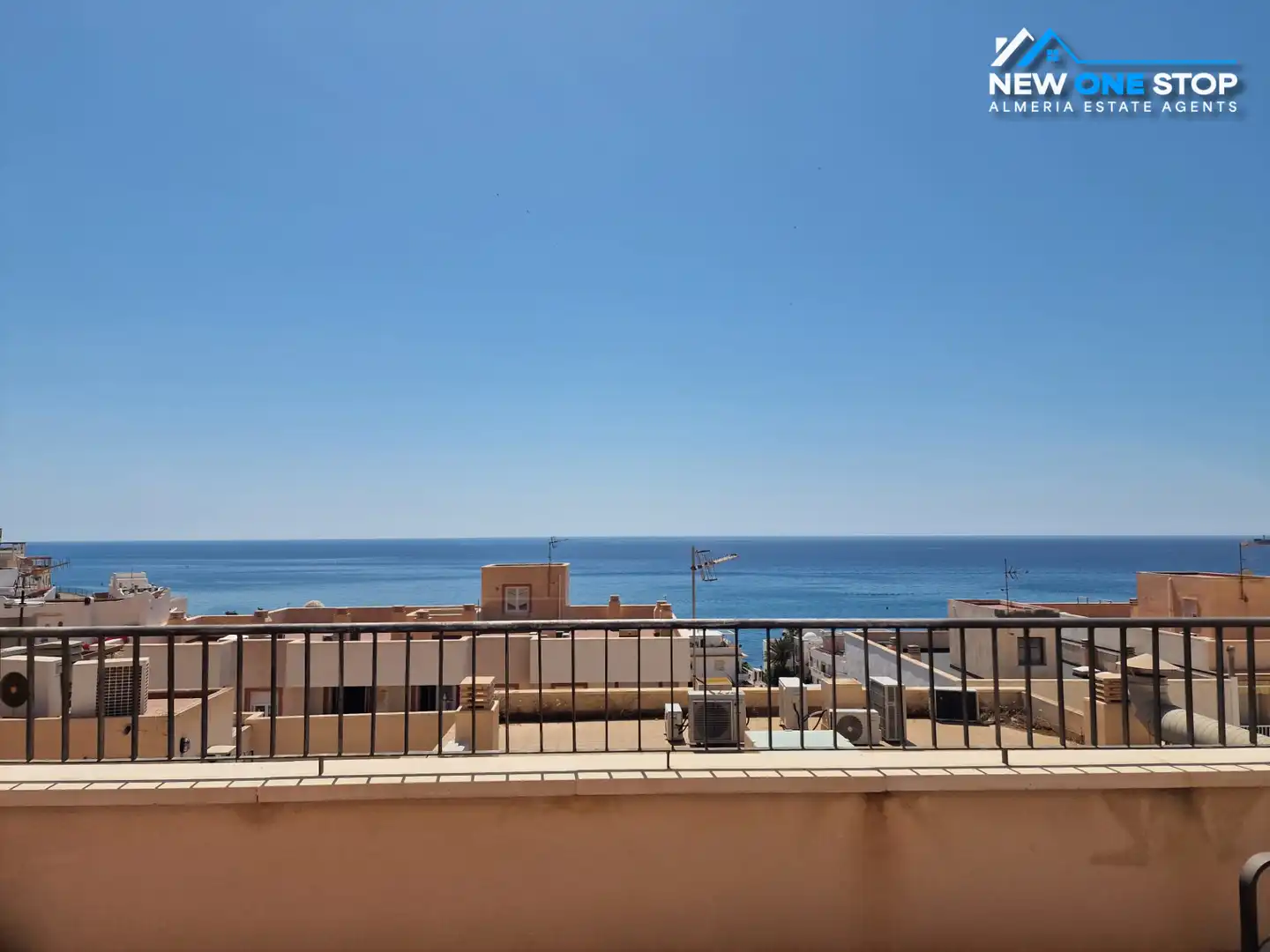 Terraza de Dúplex en venta en Carboneras con Terraza, Horno y Lavadora