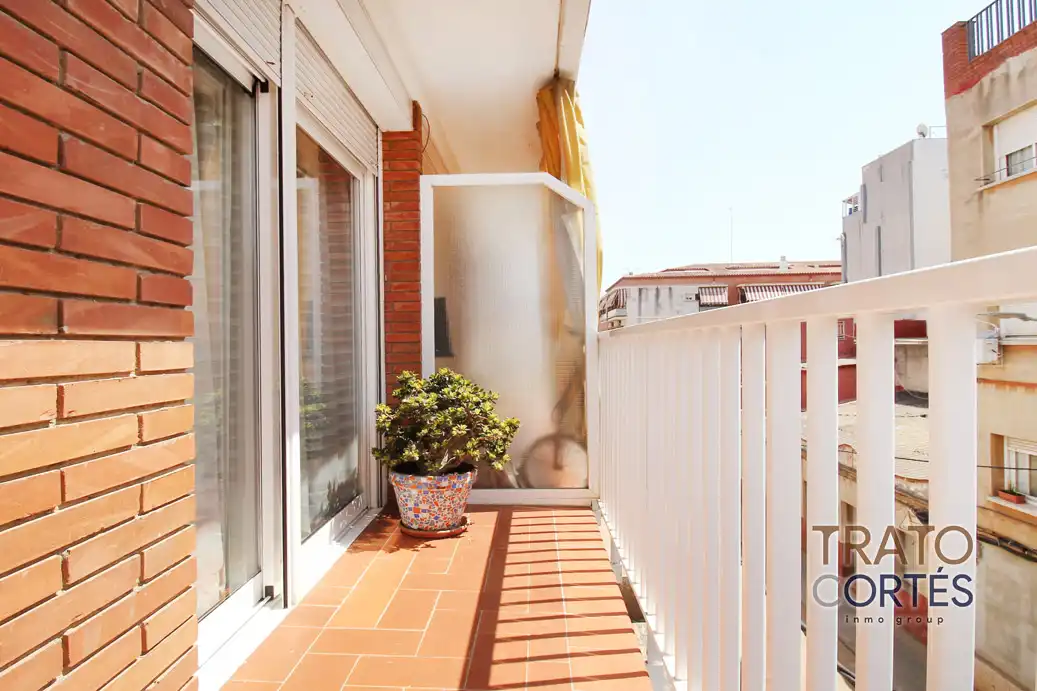 Appartamento con terrazza in vendita a Carrer de Santa Teresa, imagen 3