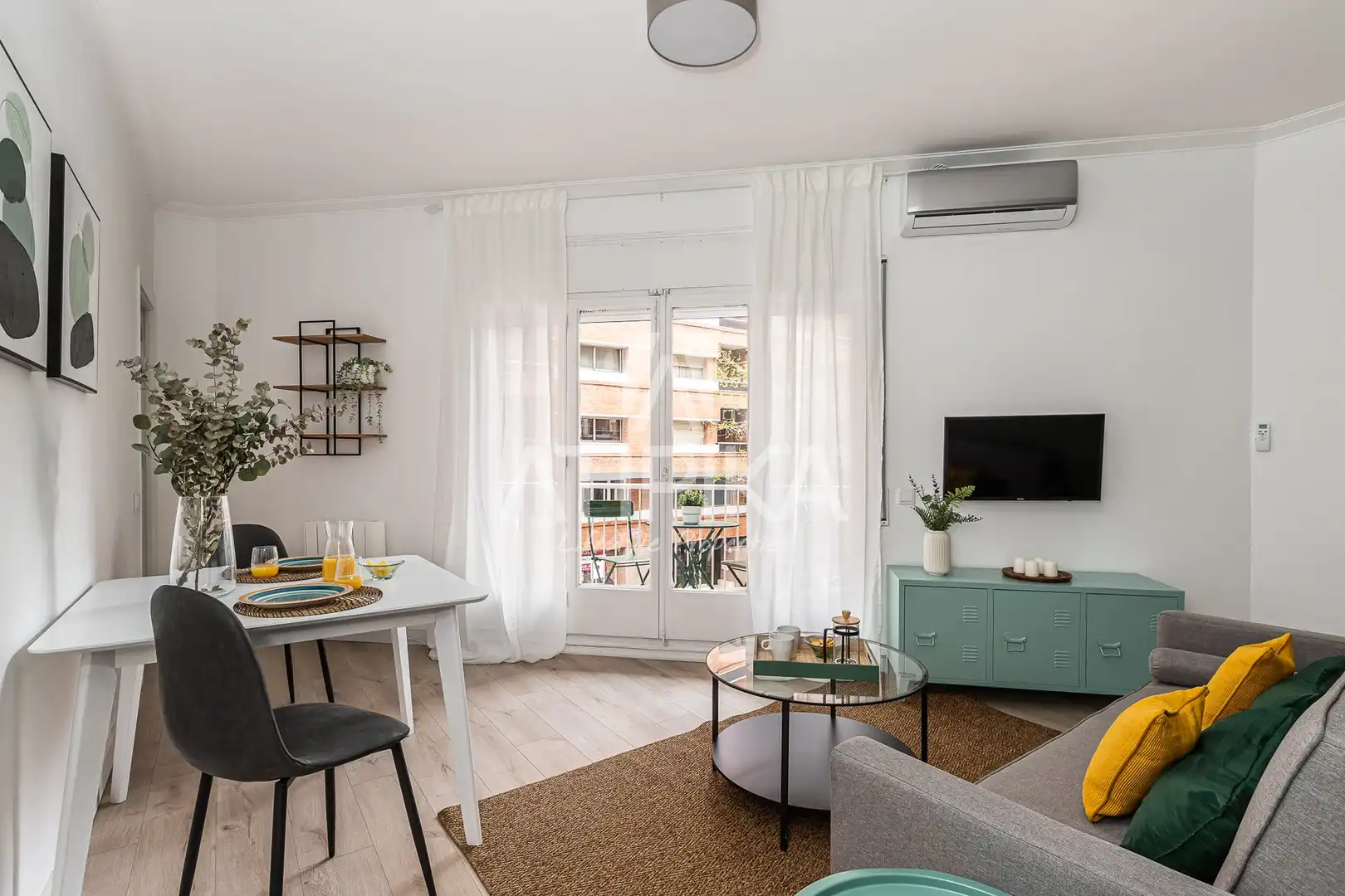 Living room of Flat for rent in Barcelona  with Air Conditioner, Heating and Parquet flooring