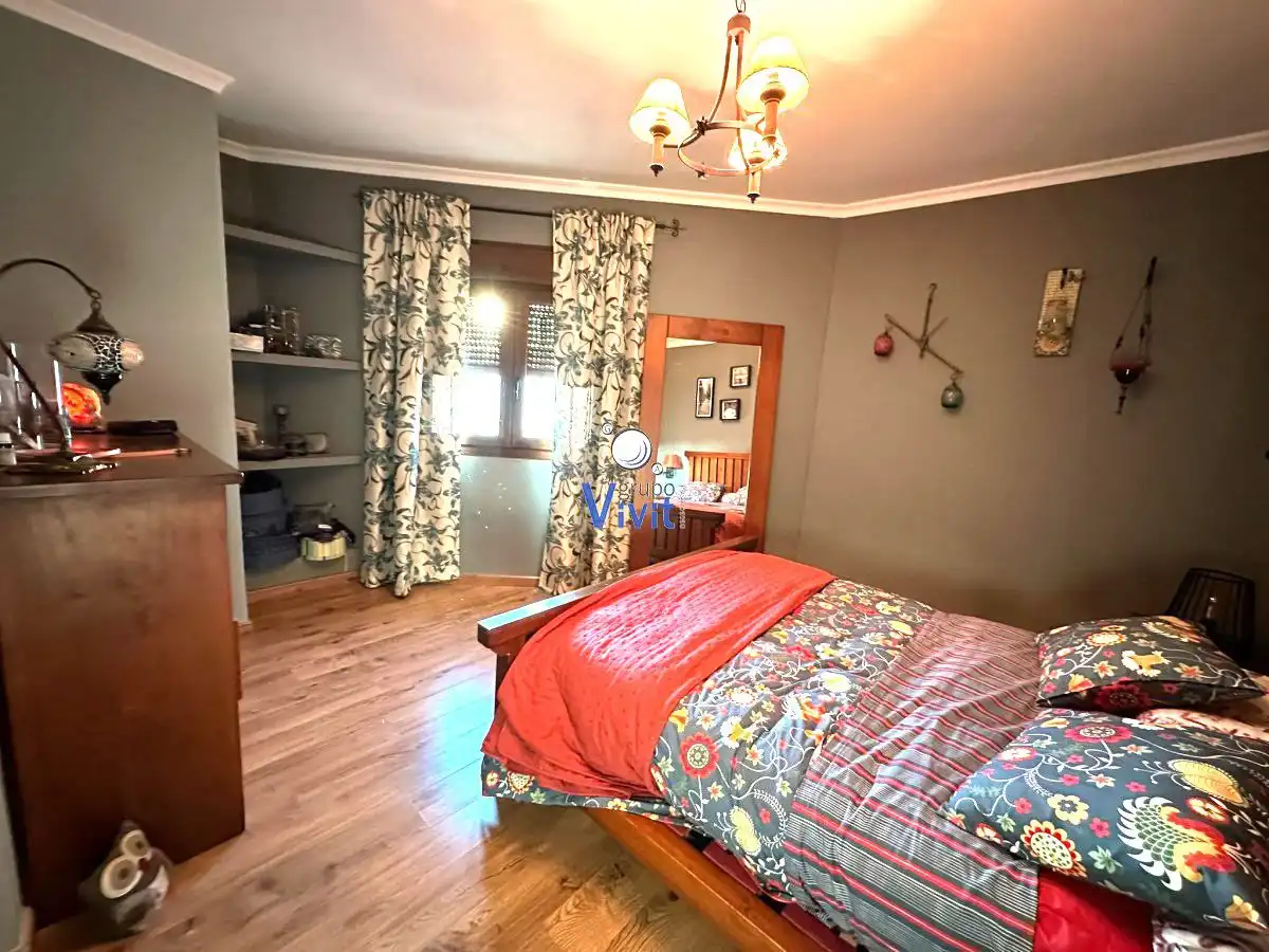 Dormitori de Casa o xalet en venda en Alcalá de Guadaira amb Aire condicionat, Jardí privat i Terrassa