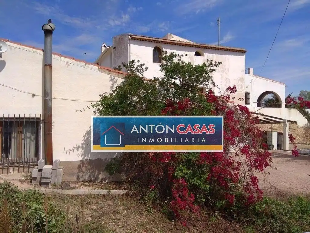Finca rústica en venda a Novelda
