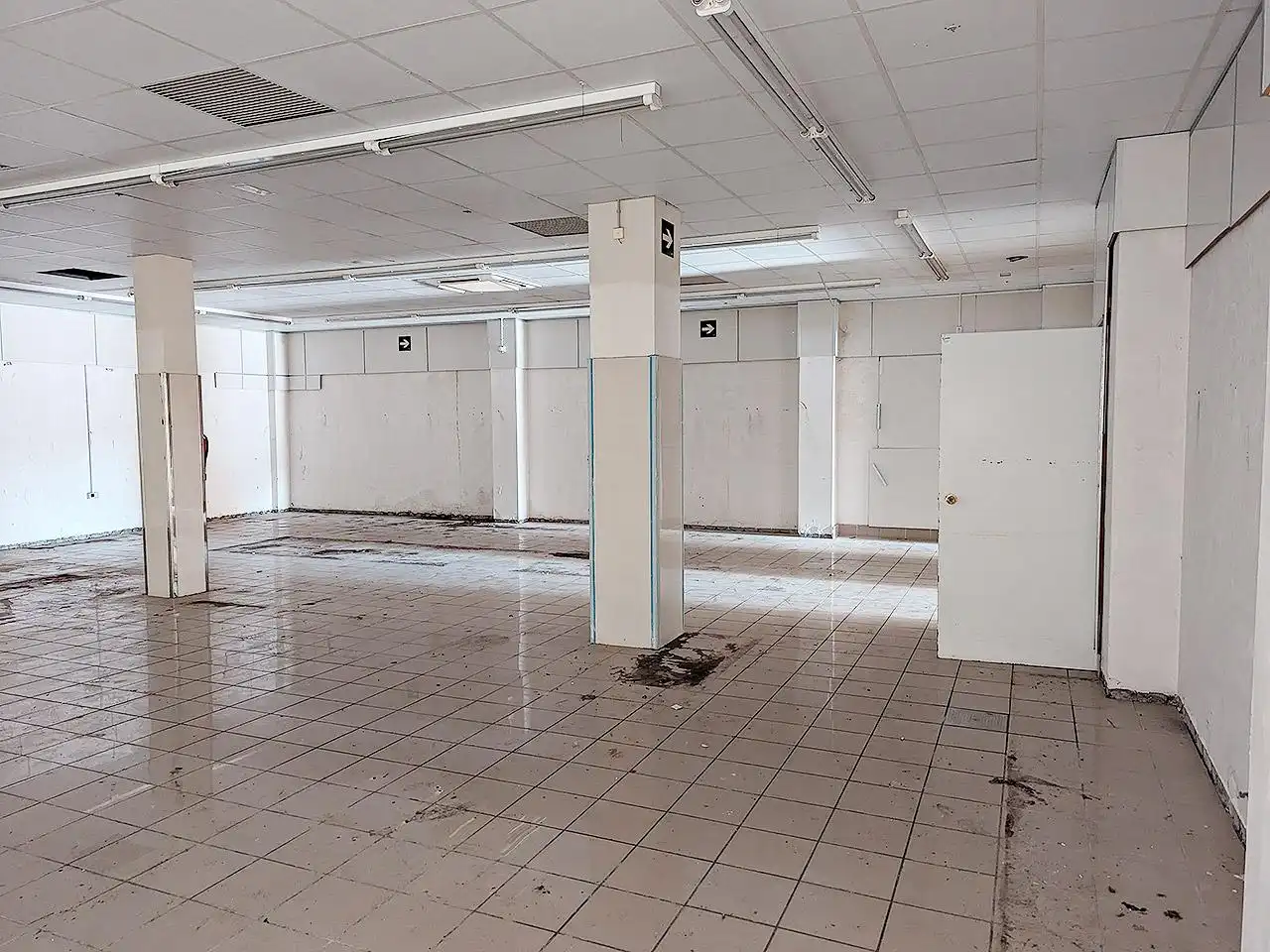 Local commercial à vendre à Ramon Salomon 11, imagen 9