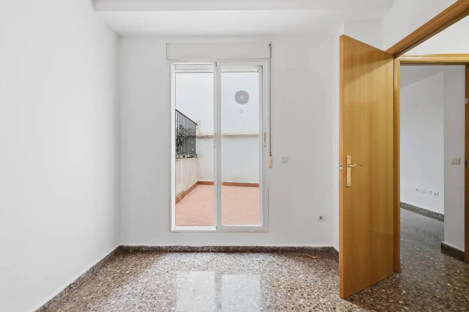 Wohnung zum Verkauf in Alaquàs mit Klimaanlage, Terrasse und Abstellraum
