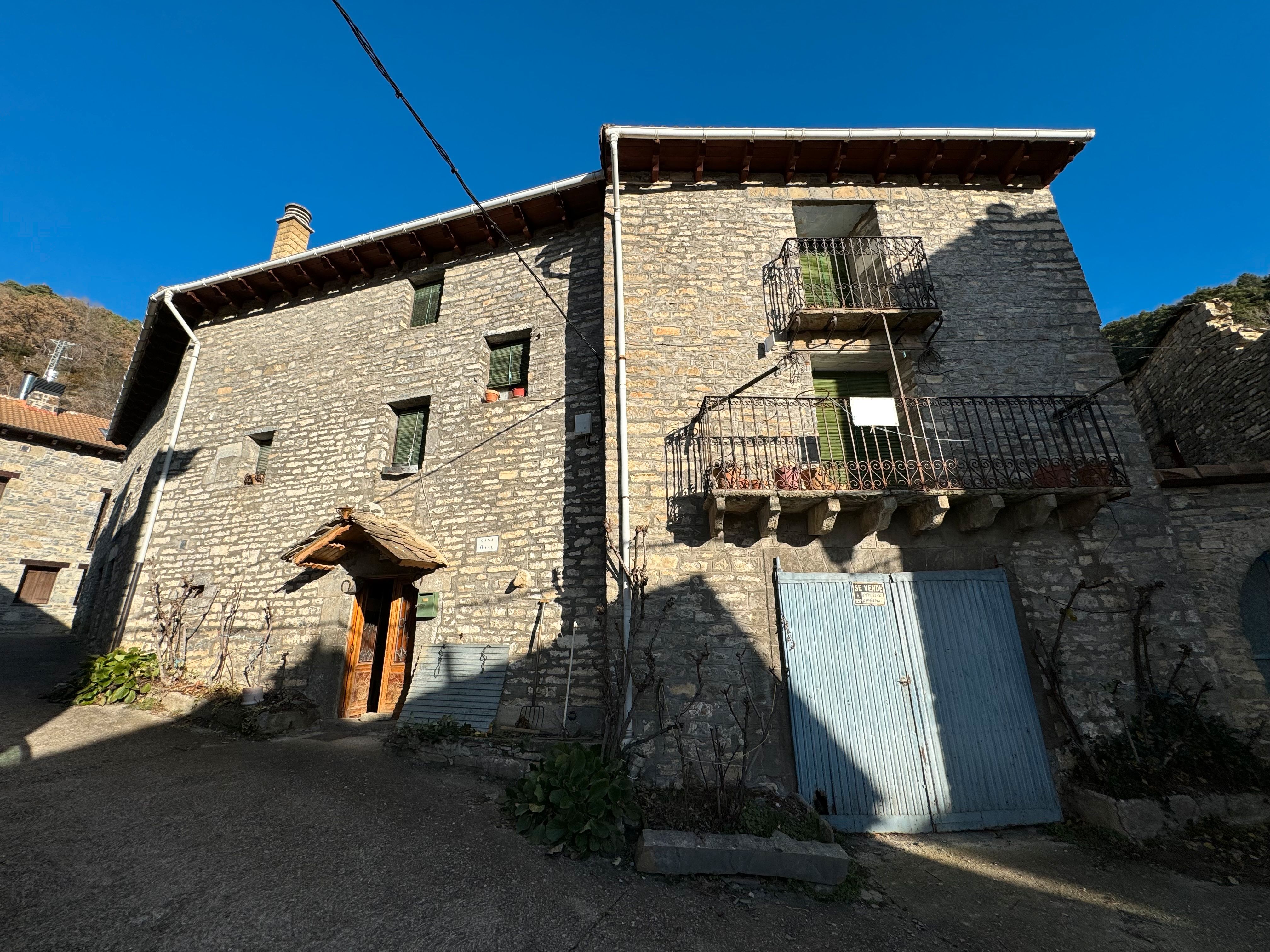 Exterior view of House or chalet for sale in Biescas  with Heating, Private garden and Parquet flooring