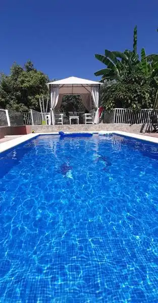 Piscina de Finca rústica en venda en Estepona amb Jardí privat, Terrassa i Traster