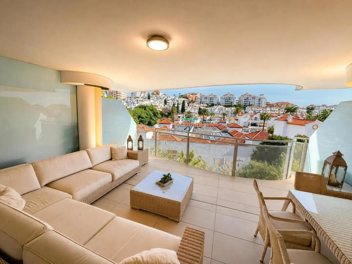 Terraza de Apartamento en venta en Torrequebrada