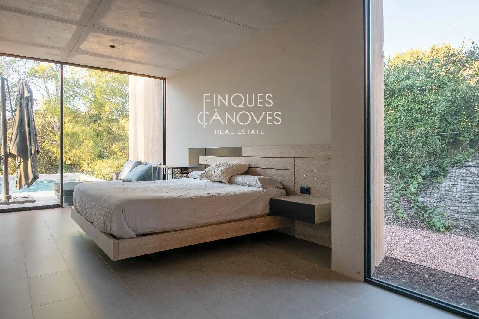 Habitación de Casa adosada en venta en Sant Julià de Ramis con Aire acondicionado, Calefacción y Piscina