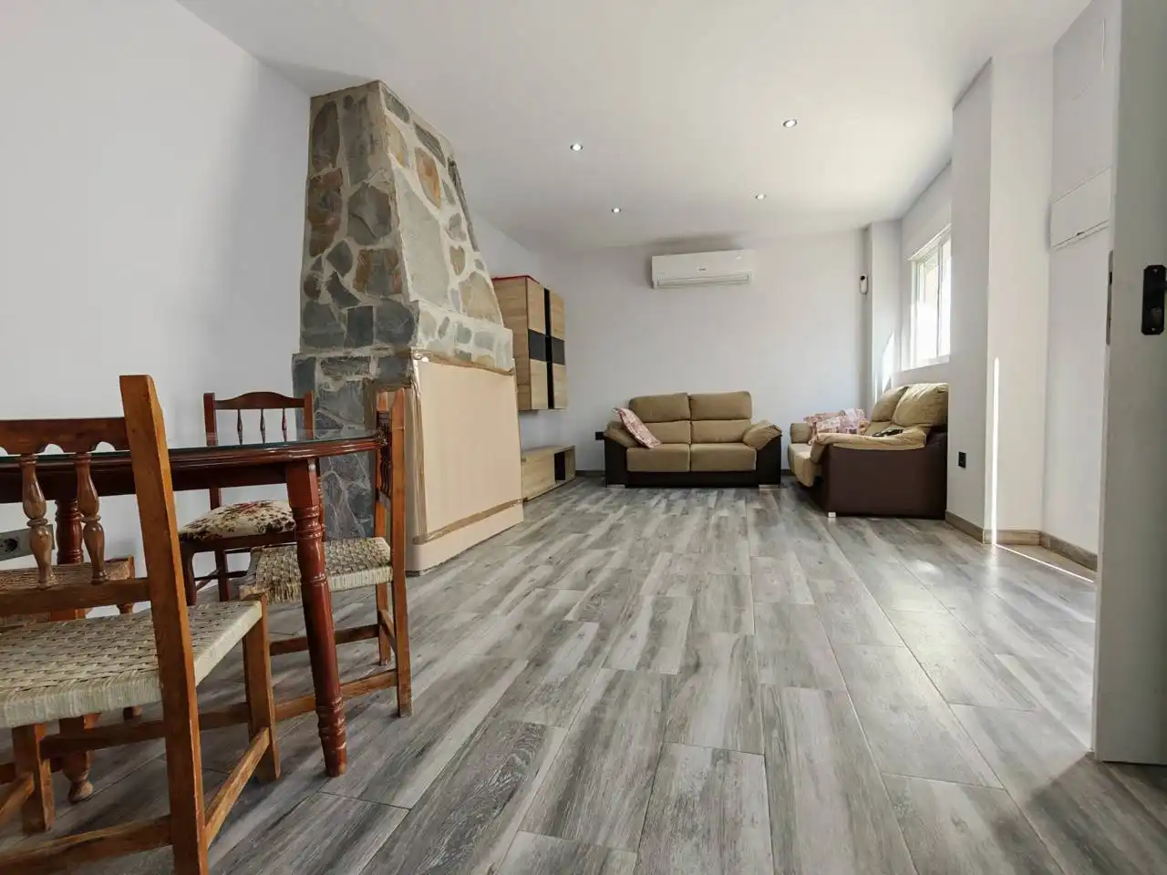 Sala d'estar de Casa o xalet en venda en Moraleda de Zafayona amb Aire condicionat, Calefacció i Jardí privat